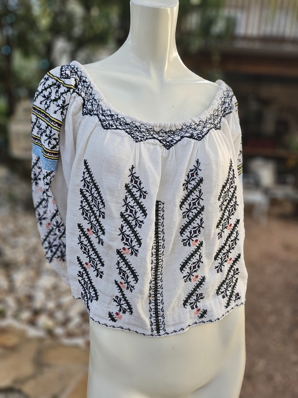 Free People White Embroidered Off-Shoulder Peasant Top Blouse Size S